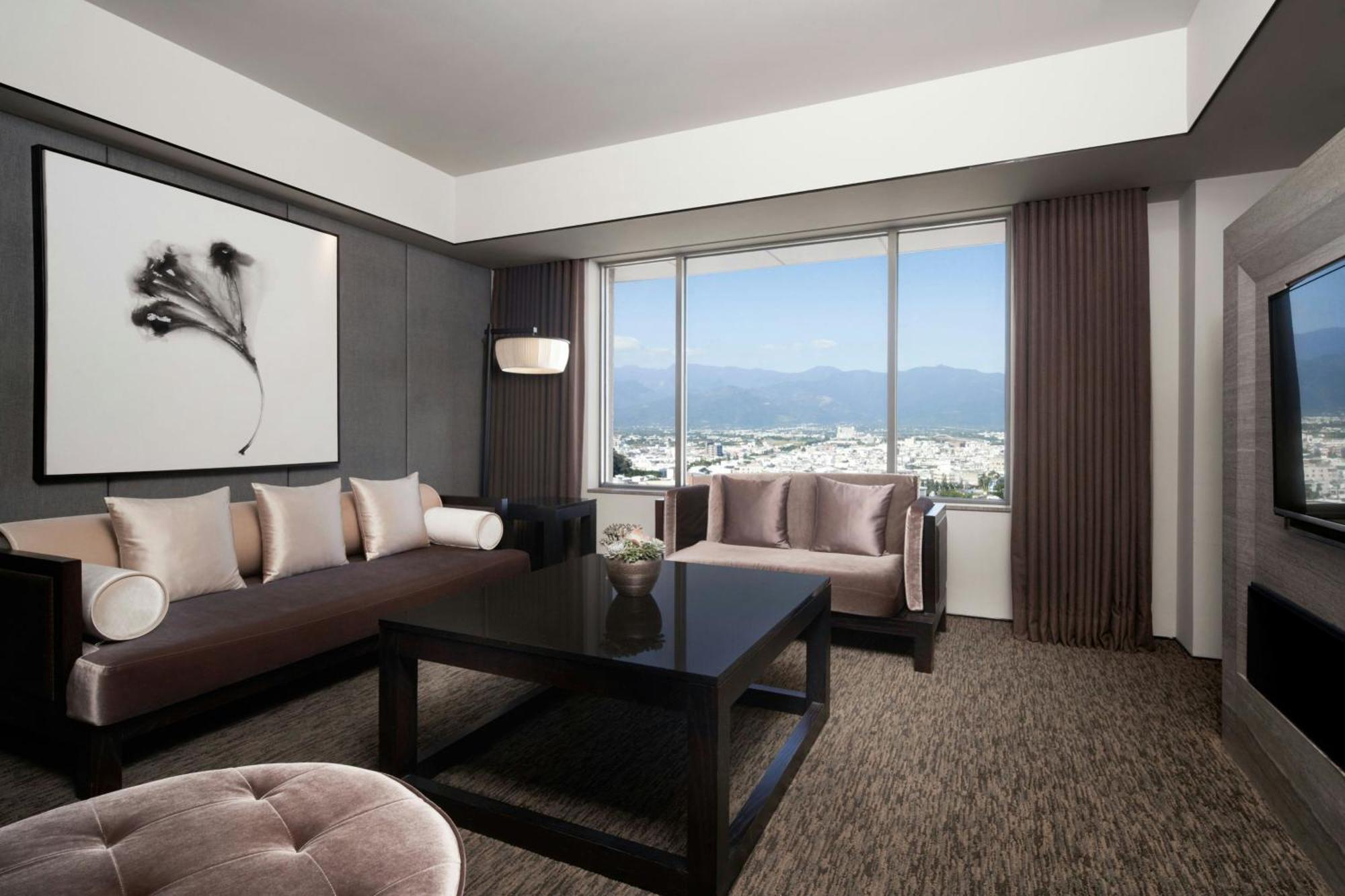 Sheraton Taitung Hotel Kültér fotó A suite at the MGM Grand