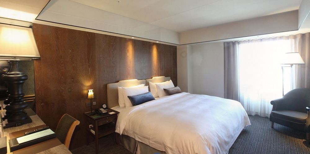 Sheraton Taitung Hotel Kültér fotó A bedroom at the hotel