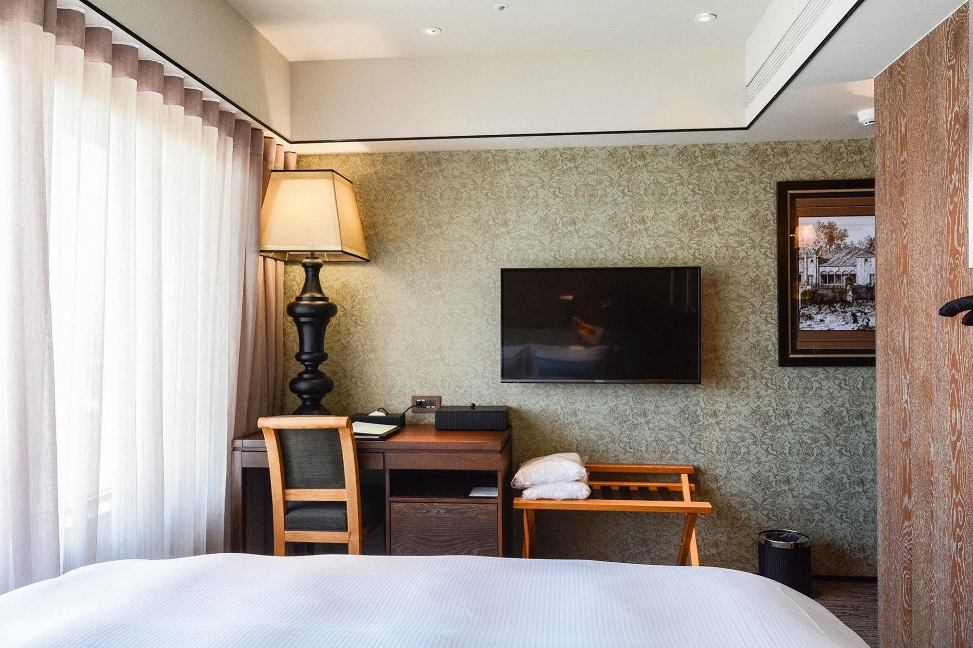 Sheraton Taitung Hotel Kültér fotó A room at the hotel