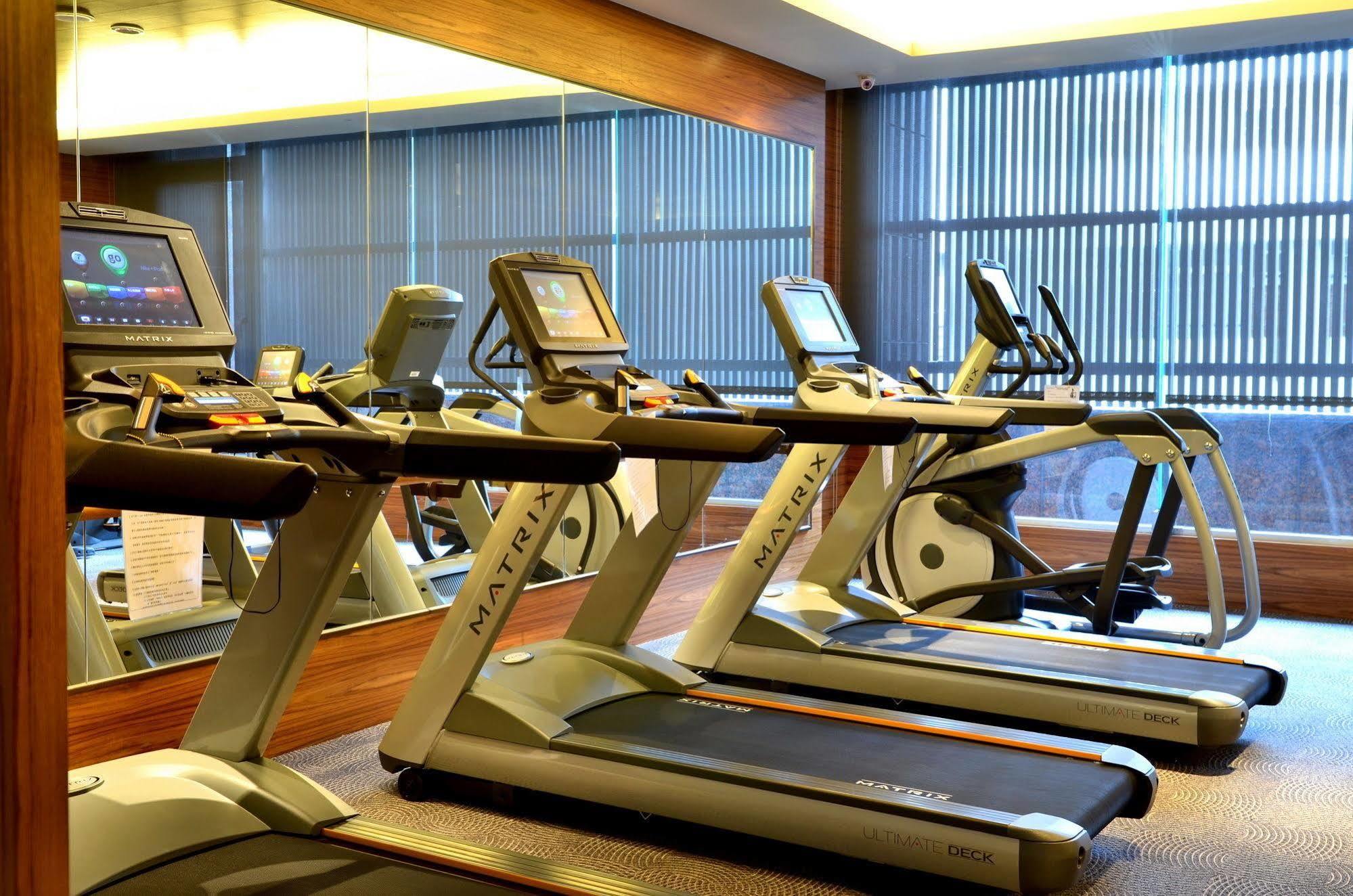 Sheraton Taitung Hotel Kültér fotó A treadmill