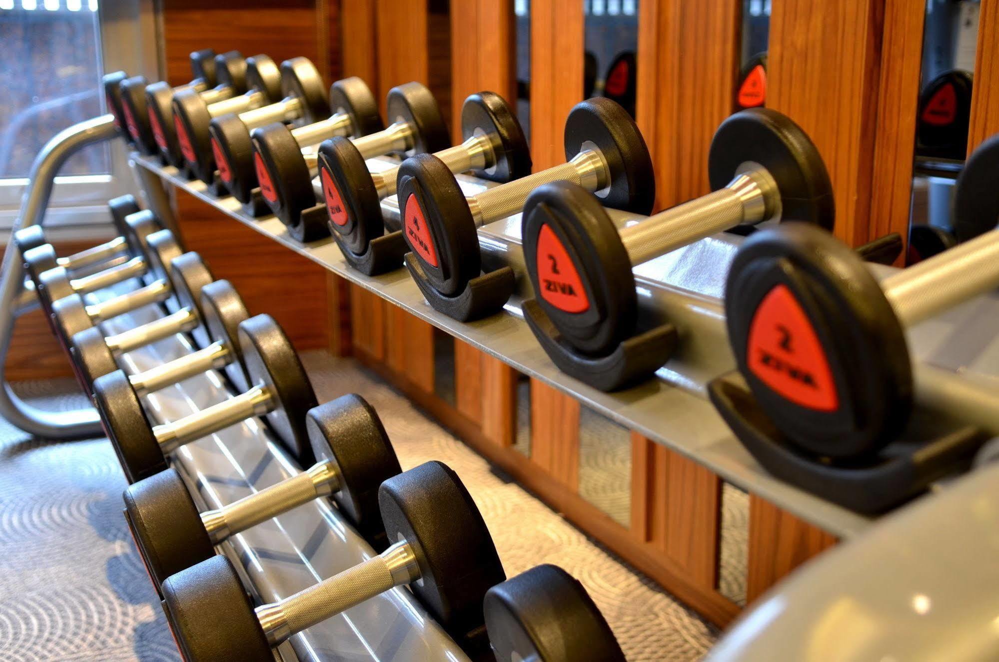 Sheraton Taitung Hotel Kültér fotó Dumbbells on a rack