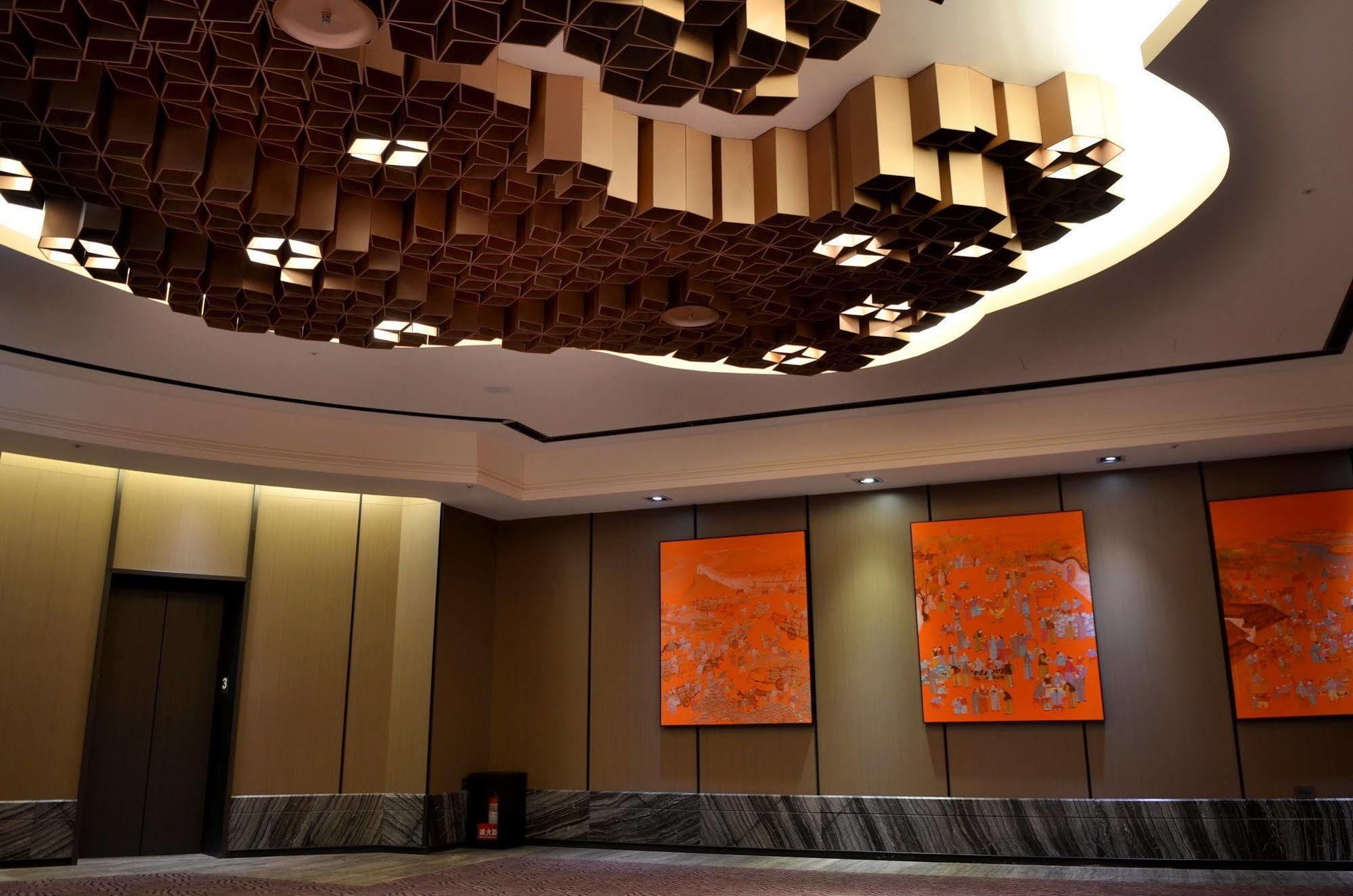 Sheraton Taitung Hotel Kültér fotó The lobby of the hotel